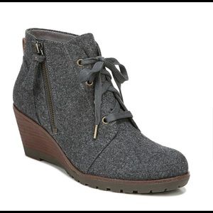Dr.Scholl’s Nelly Wedge Gray lace Up Boots